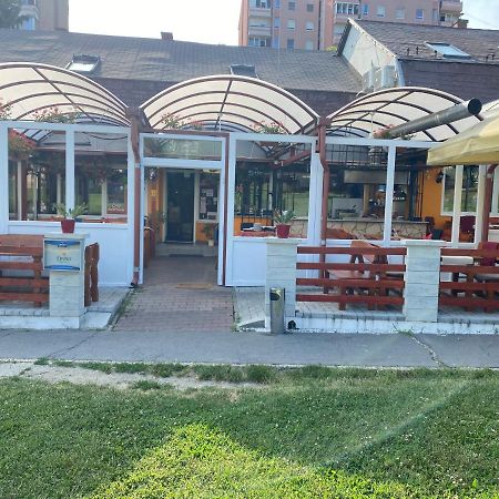 佐洛埃格塞格 Kiskakas Etterem酒店 外观 照片