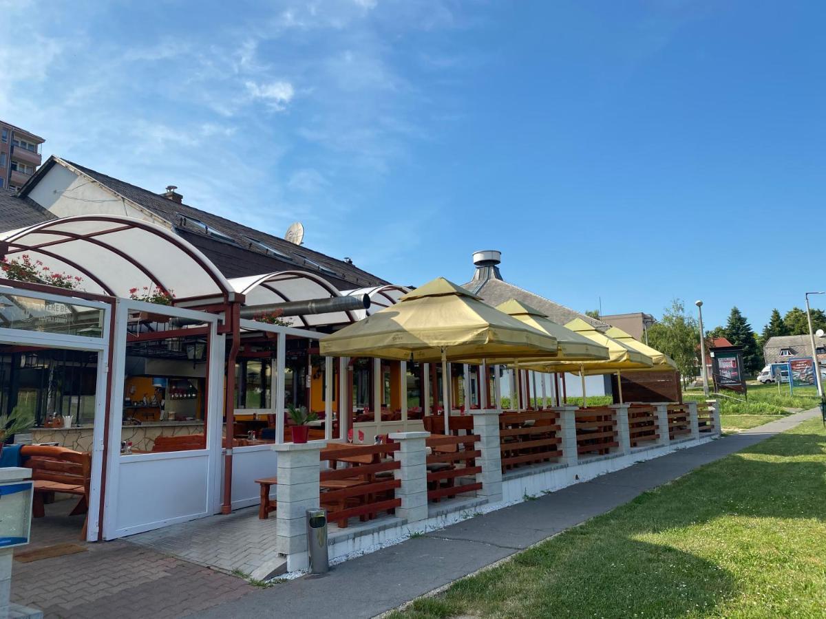 佐洛埃格塞格 Kiskakas Etterem酒店 外观 照片