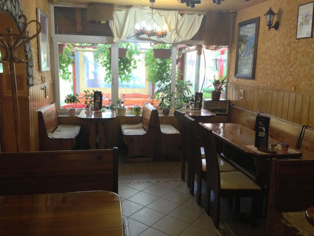 佐洛埃格塞格 Kiskakas Etterem酒店 外观 照片